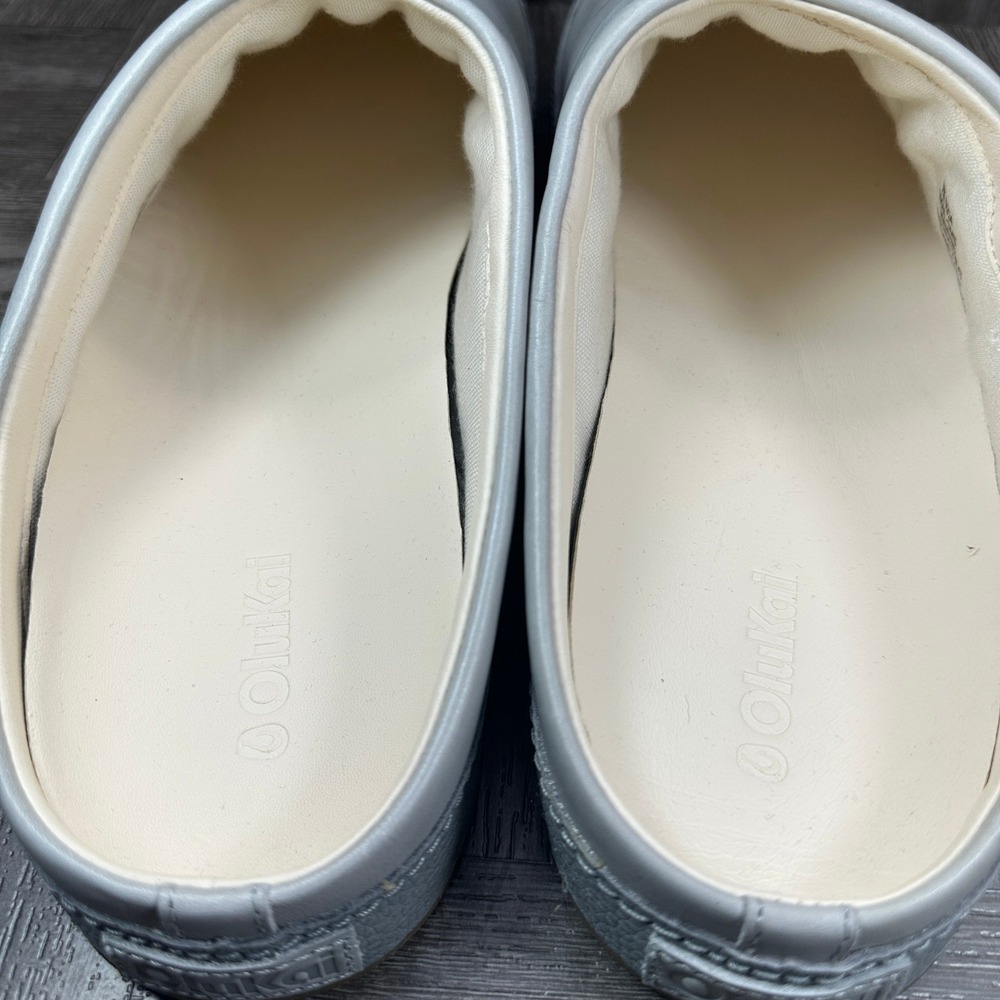 OluKai Kipe'a Heu Slippers Mens 14 Fog Grey Leather Minimalist Comfort NEW - Picture 7 of 9